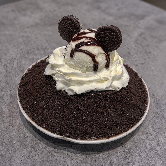 Oreo Bingsoo Shaved Ice (오레오 우유빙수).