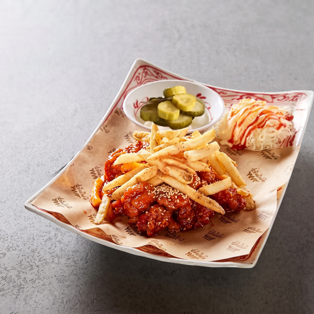 Sweet & Spicy Boneless Chicken (양념 치킨).
