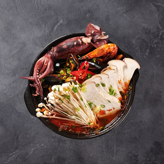 Spicy Whole Squid Jjamppong Soup (통오징어 짬뽕탕)